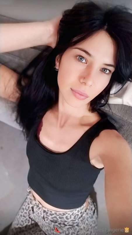 VIDEO CALL 🔥🔞 PUBLIC PLAY 🔞This sexy MILF will make you craz..