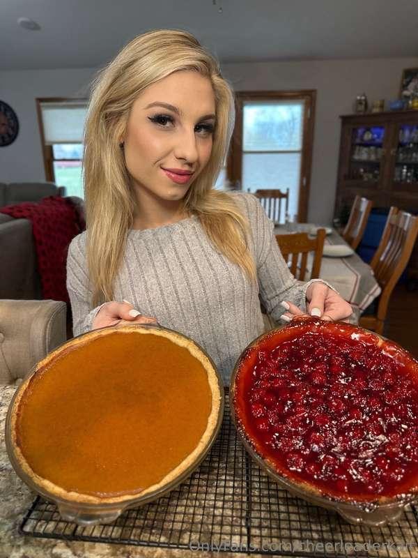 Can you guess my fave type of pie? 💦🥧