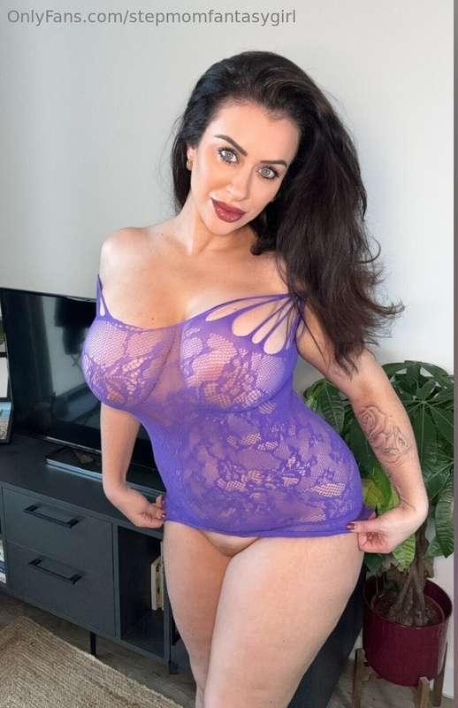 Message me about custom videos 🤭♥️