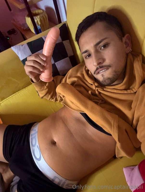 @mosquiaro @mosquiaro @mosquiaro 🔥24 years old, athlete. TWU..