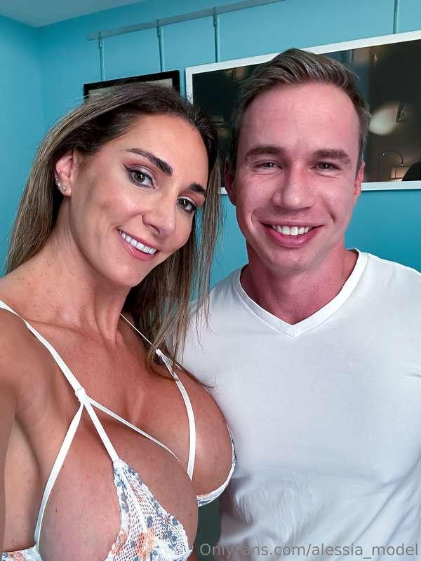 Part 2 with @bigdicknickppv is now out on your inbox!! I you..