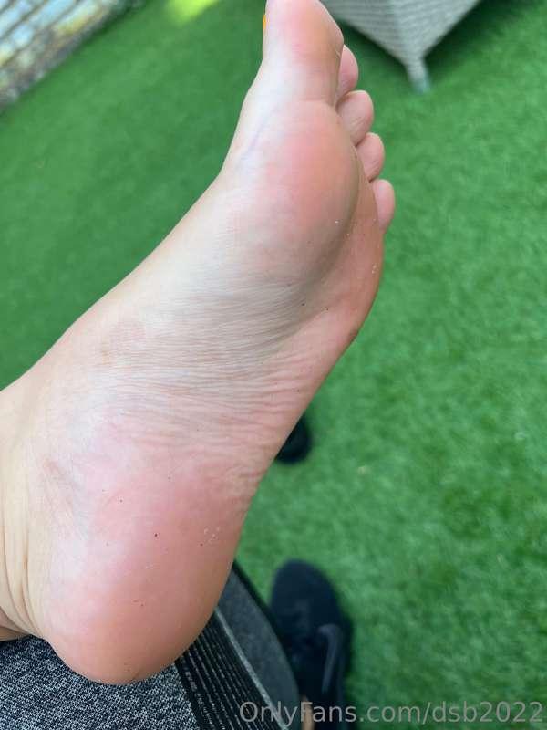 Who can come and 👅 LICK 👅 my bare soles clean after I’ve bee..