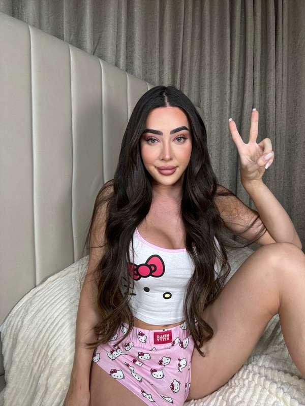here to spread titties.. I mean, *peace. ✌️