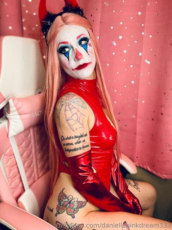Zero-two clowngirl cosplay 😈🔥🩷 hot new sex tape cumming soon..