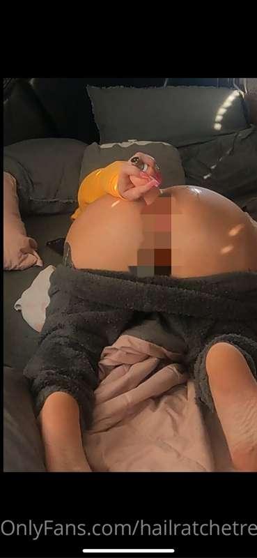 Solo Anal!
2 different toys, I have the cutest bootyhole 😊
G..