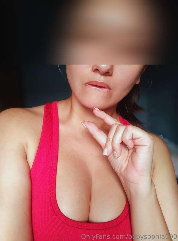 I bet a cigarette is bigger than your penis 🤏🏻