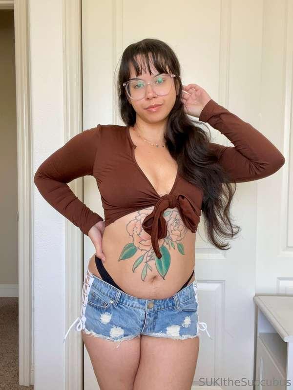 This fit got me feeling like a cowgirl! Now come over and le..