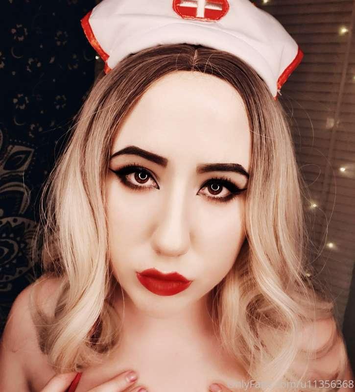 💋💋💋💉 let me check your temperature daddy