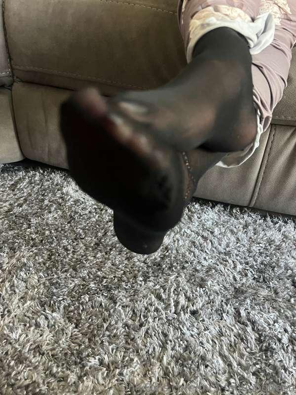 mrs_footjobqueen image #7