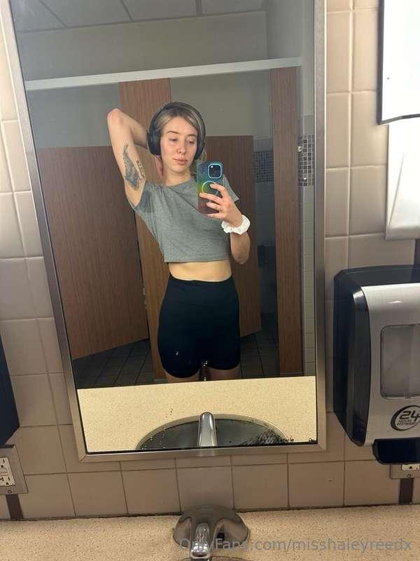 still think fucking is the best workout 😋
