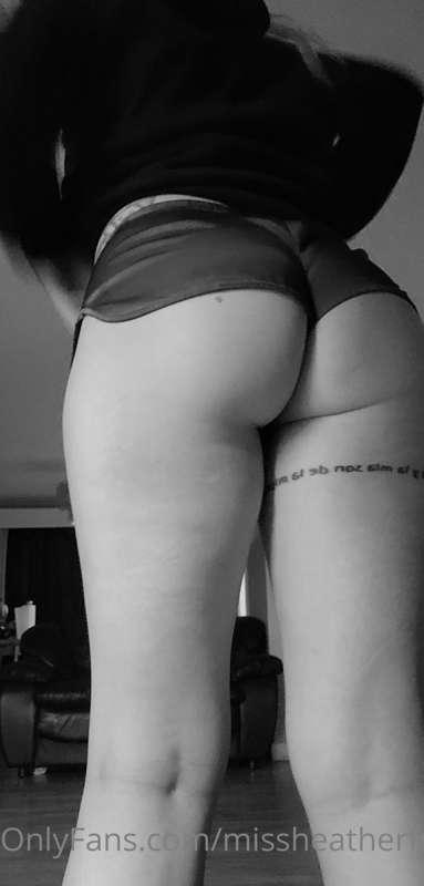 Good morning ❤️ like this if you want the top half posted 😃