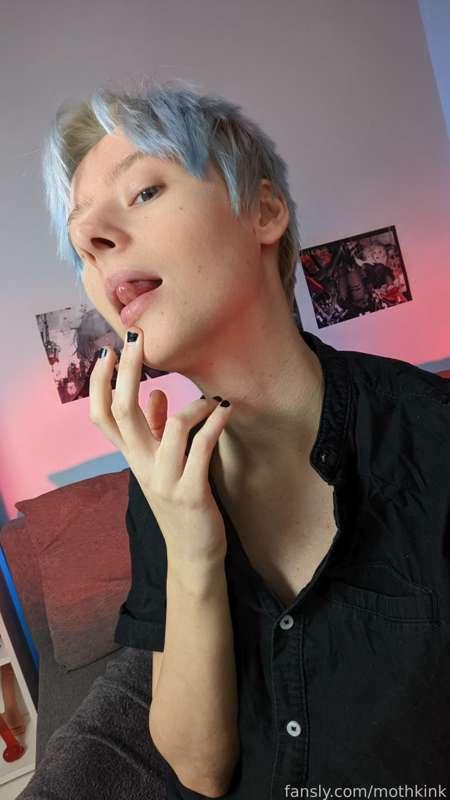 mothkink image #0