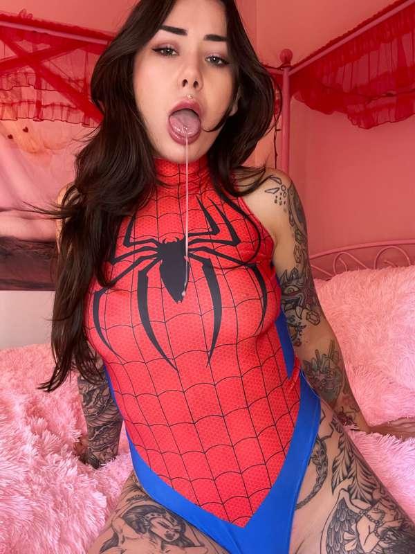 Check your DM’s! I sent you a filthy XXX video 😈