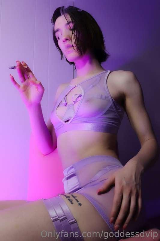 Round 2 of this photoshoot 💜✨️😈