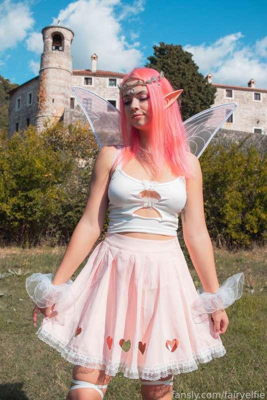My outfit for Halloween! Sadly, i never celebrated it, but always wanted ehh
How do you like it?


#fyp #pinkhair #egirl #altgirl #elf #fairy #cutegirl #kawaiigirl #cosplay 