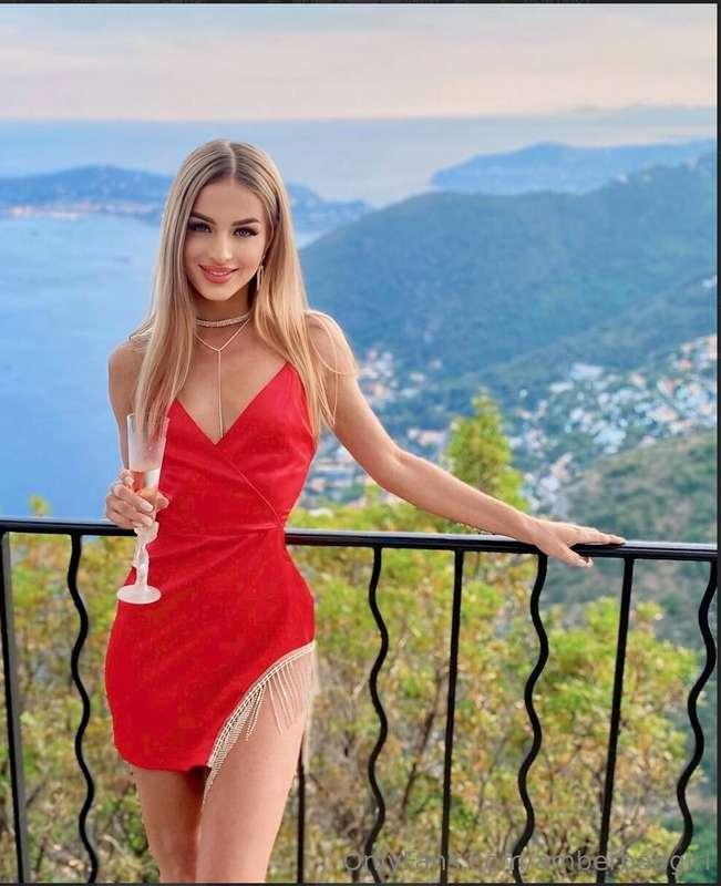 Subscribe for FREE @annahott11 💋
Your pink pussy queen @anna..
