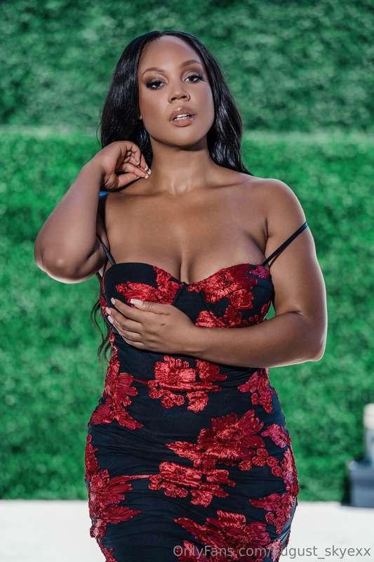 Still buzzing from my birthday live 🎂💦 Last night got me fee..