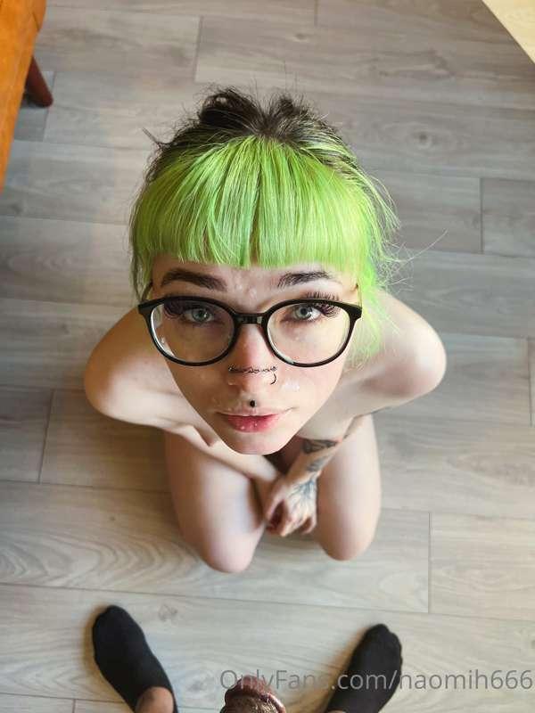do i look pretty with cum on my face? 🥺