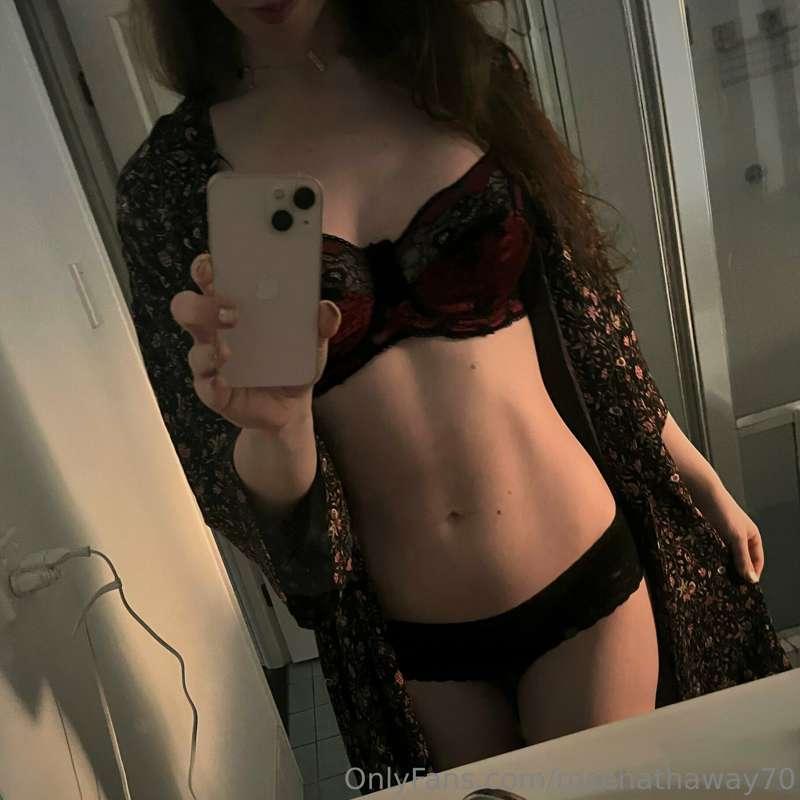 Join me in the boudoir? 💋