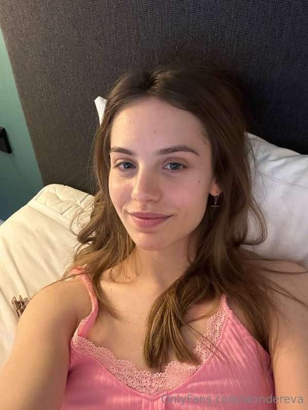 I like to enjoy myself. Especially lying on the bed 😊