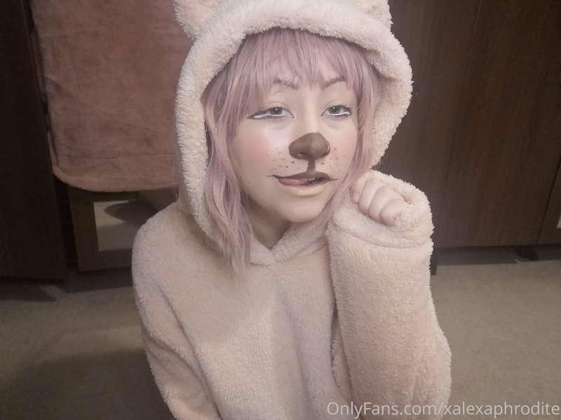 What does Winnie the Pooh call his girlfriend? Hunny 🥰🤷‍♀️