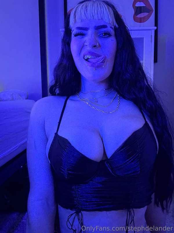 I'm really into this lighting - more in your DMs today fucke..