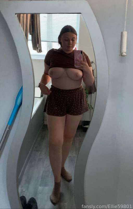 ellie59801 image #0