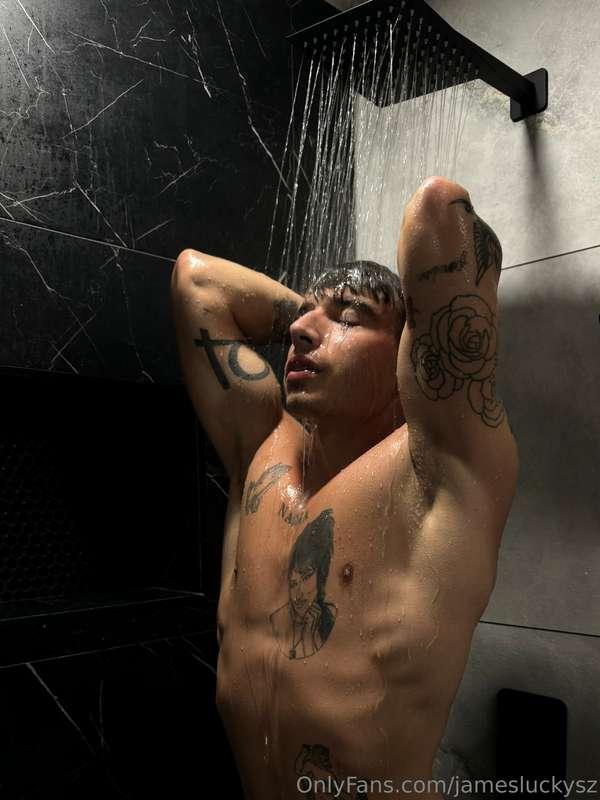 wanna join me in here?