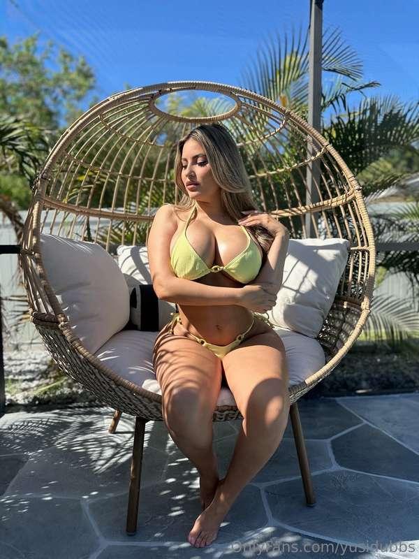 Getting comfy😍