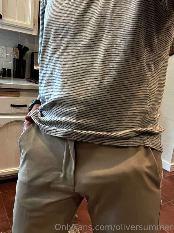 POV: You get me in your living room and after a few glasses ..