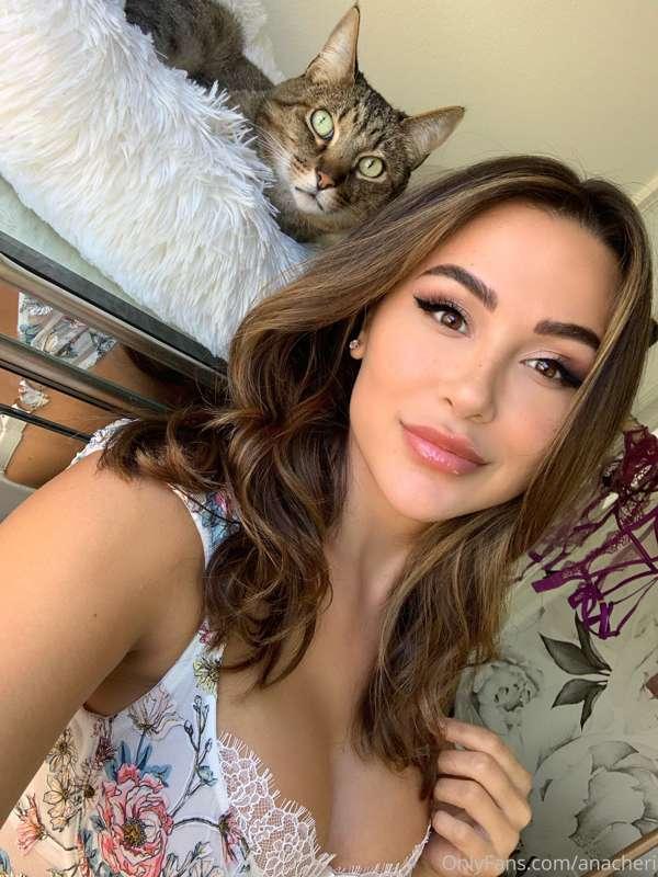 Just me & Flapjack 🐱🥰 since so many people ask about him all..