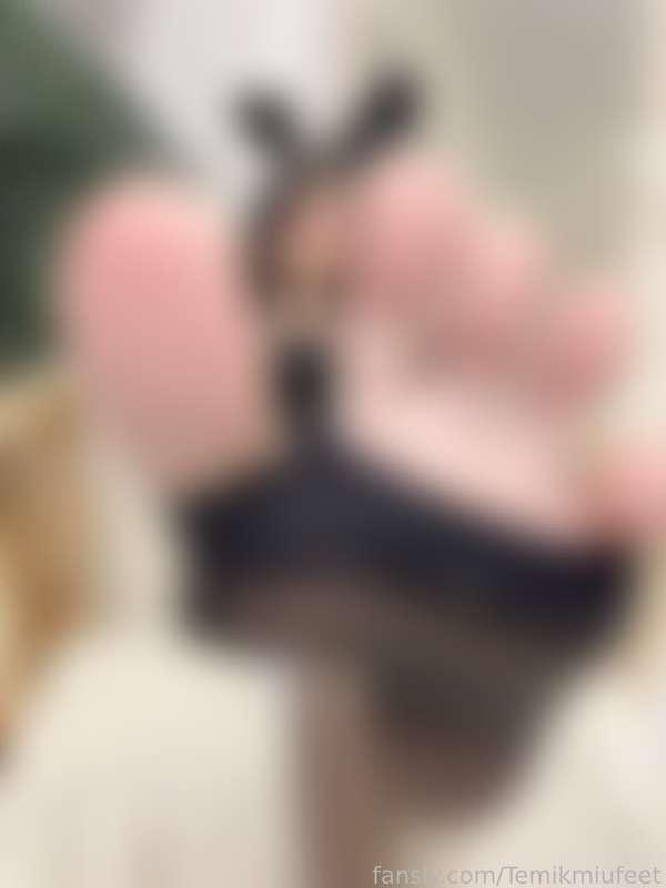 temikmiufeet image #2