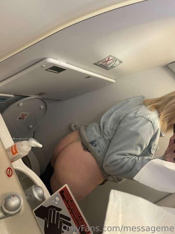 Plane selfie😜😈✈️