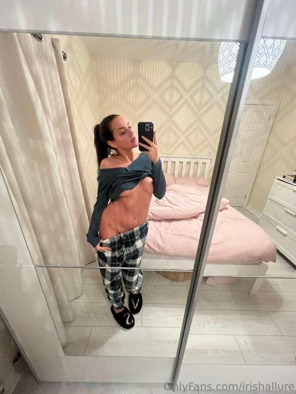 Had a sleepover in my friends house and quickly snapped some..