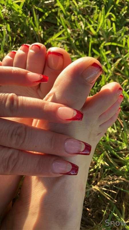 Just got my nails done. 💋💯🍒