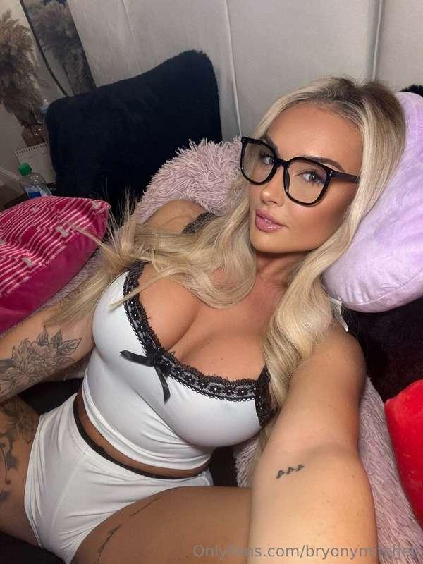 Should I be your good girl or your filthy little secret?