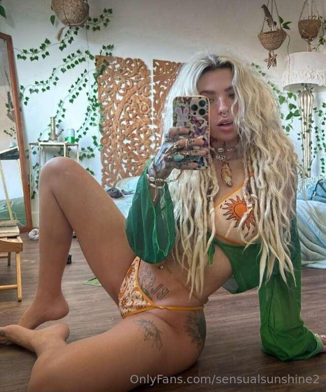 I am beautiful and unique 🥰Did you say your affirmations tod..
