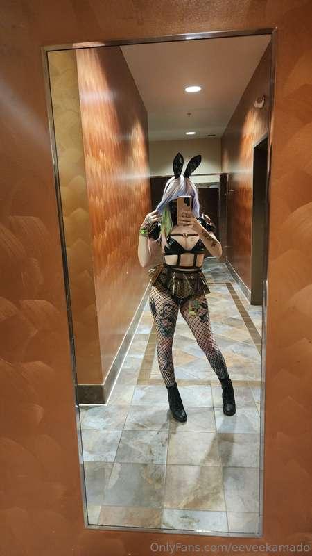 Can I be your cyberbunny?<3 (oh btw, new cream 🥧 vid droppin..