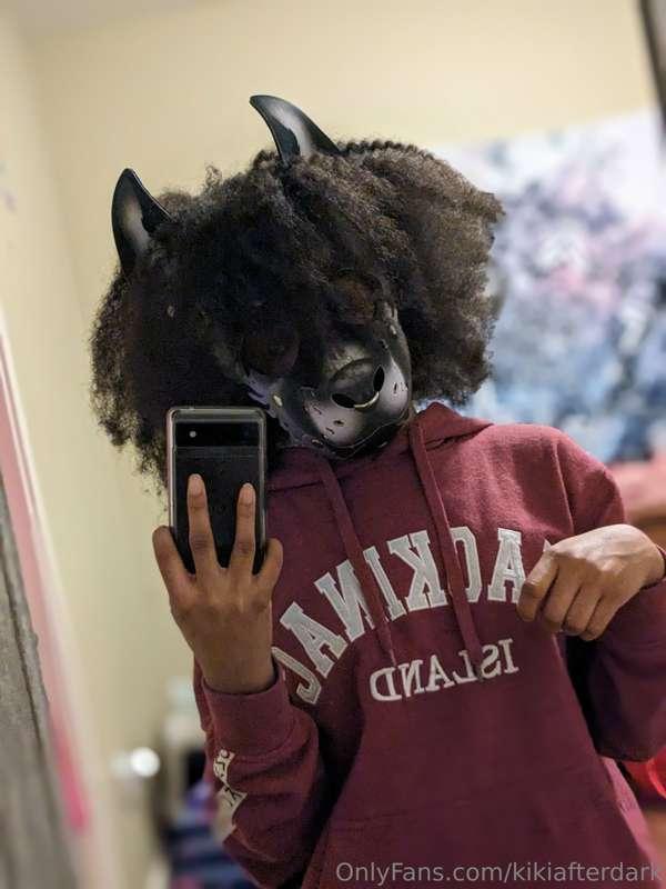 Doing my hair rn for my bday (yesterday) and stopped to put ..