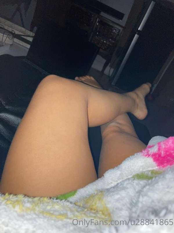 Sexy long legs. I have a lot of you wanting new content I ju..