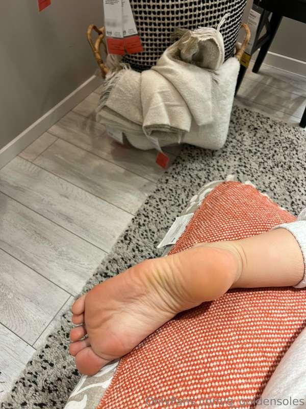 Casually taking feet pics at IKEA 😋 Happy Monday! ✨