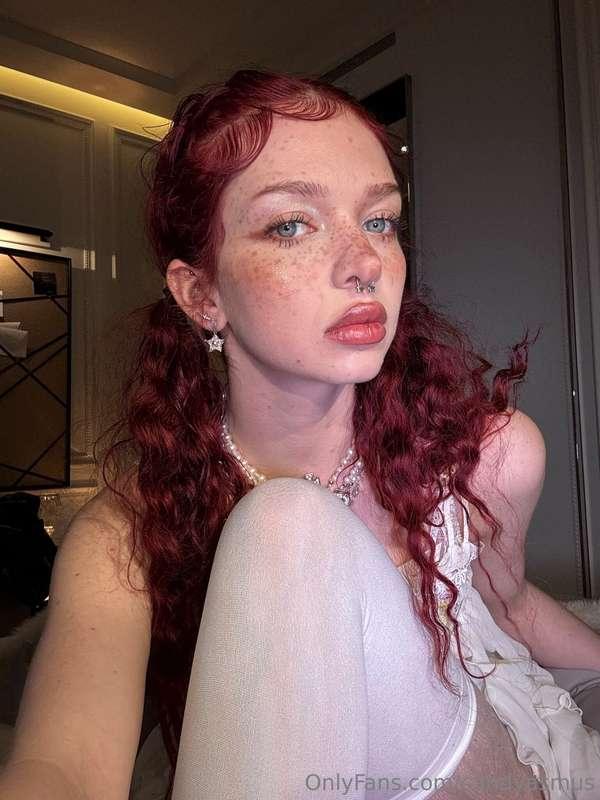 😇 or 😈?