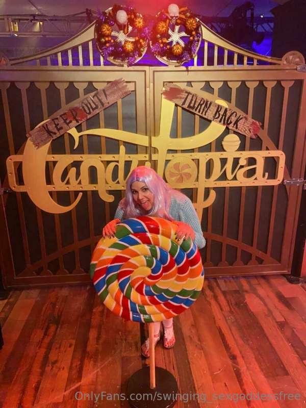 I had some fun being silly and sexy at Candyland today!