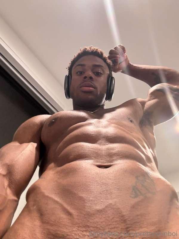 Bet you can’t resist 😉… ADULTS ONLY 🔞👉 @prettyskinboivip