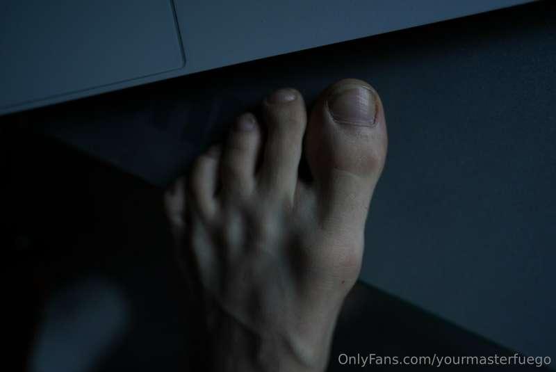 Close up👀🦶🏻My sexy alpha feet!