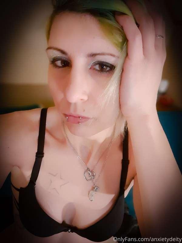 Don't forget, if I get tips on my pinned post I'll some anal..