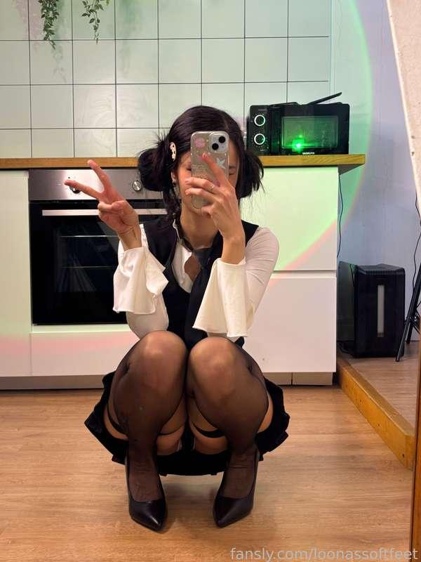 loonassoftfeet image #0
