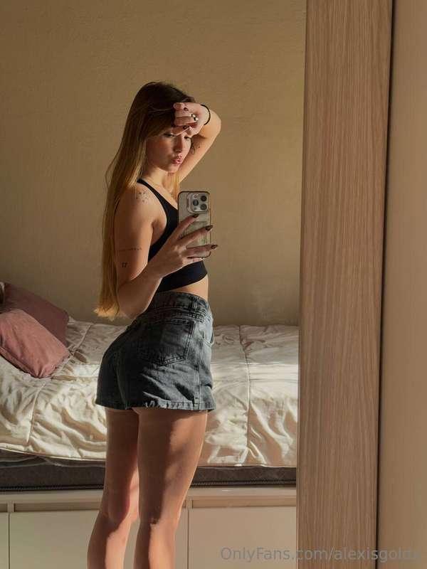 Tease me with your eyes, but I promise I’ll give you more🤭