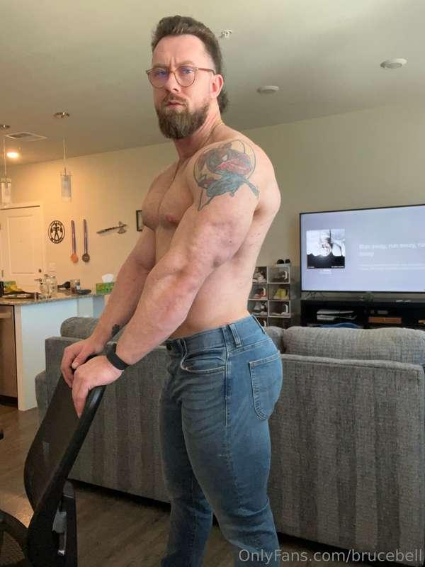 Who doesn’t love a good pair of jeans? 🥵