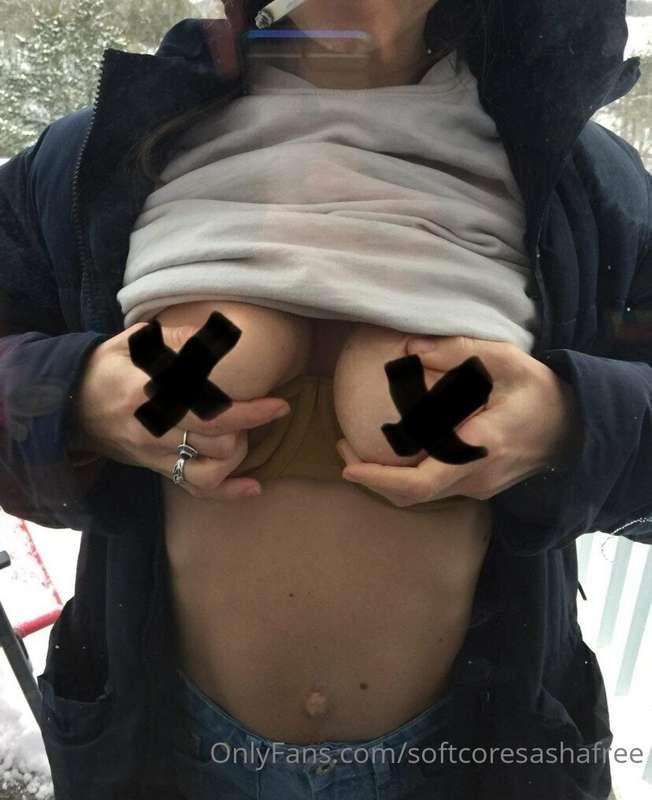 Let me squirt it on your face 😋🍼💦🍼💦🍼💦